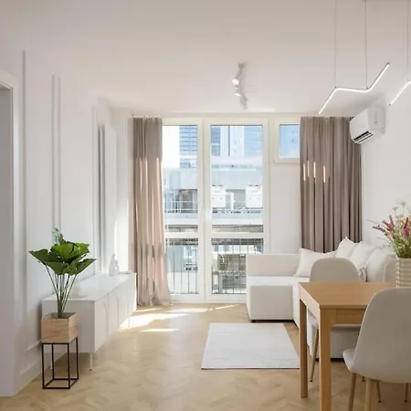 Apartament Superapart Pereca 1110 *